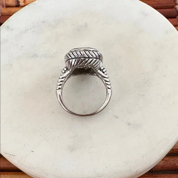 Silver Tone Ring with Iridescent Stone Size 8 - Picture 5 of 7